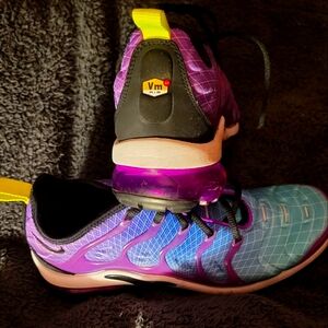 NIKE Air VaporMax Plus Size 8 Hyper Violet